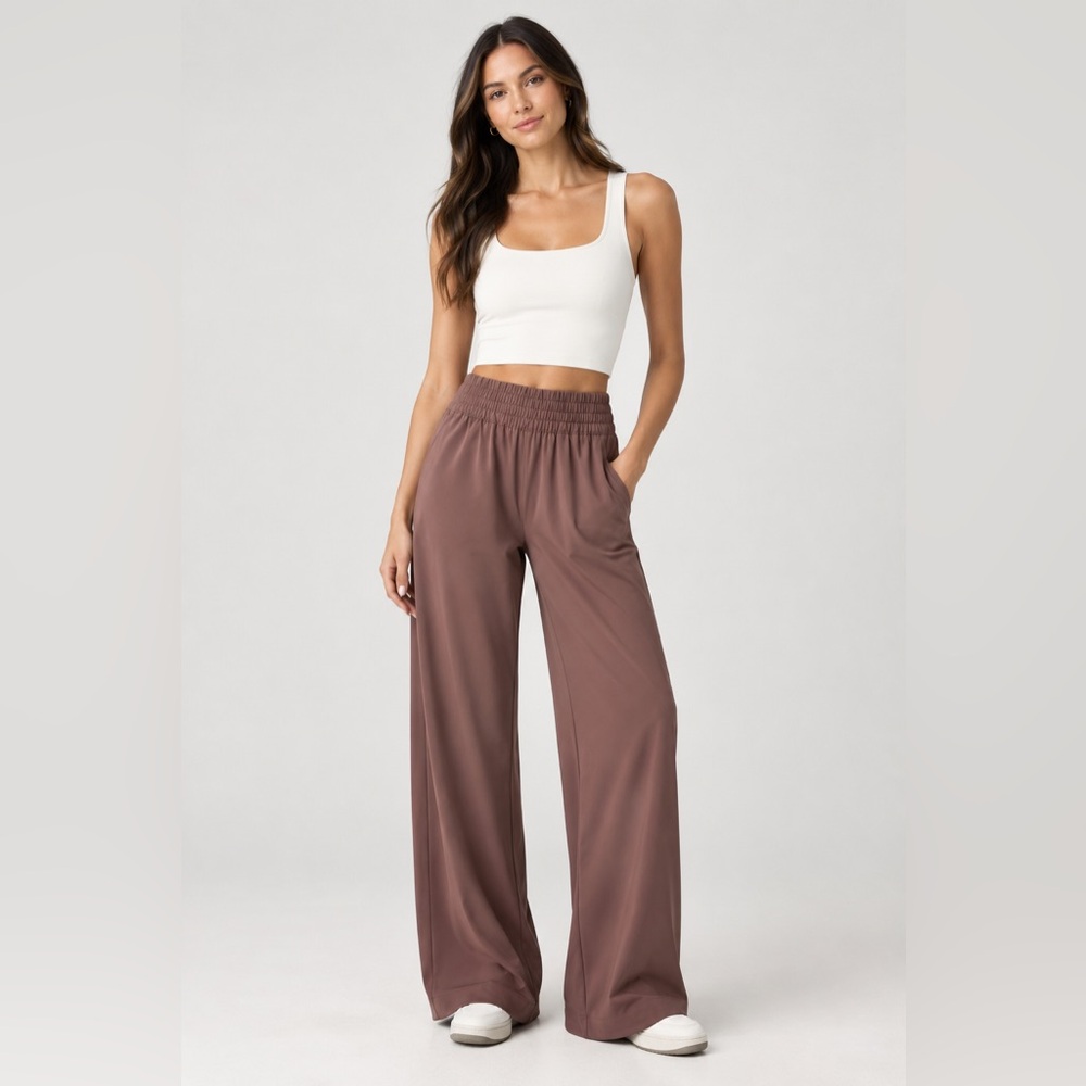 NWT Vuori Villa Wideleg Pant- Long in Sable